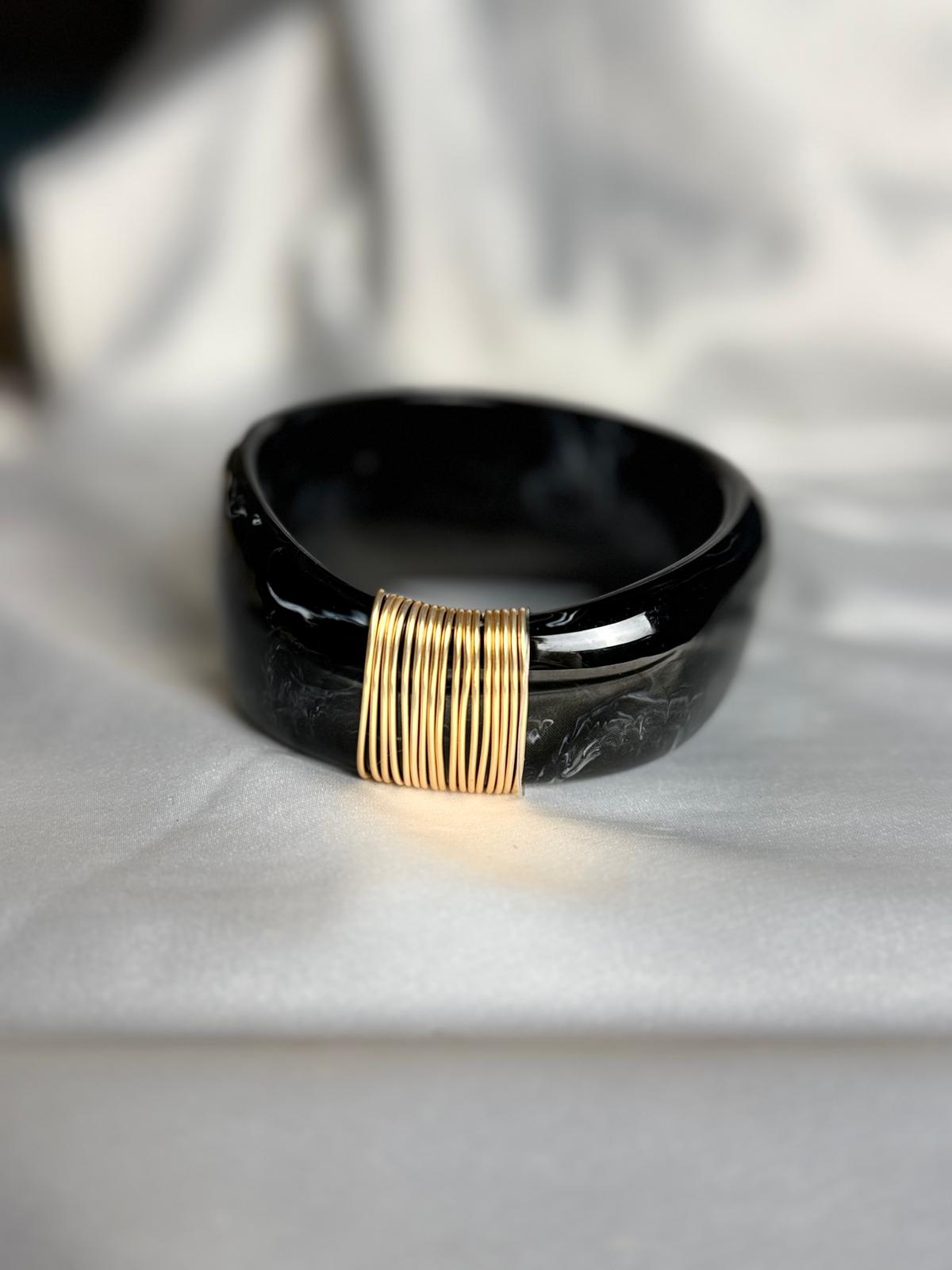 Bracciale rigido nero